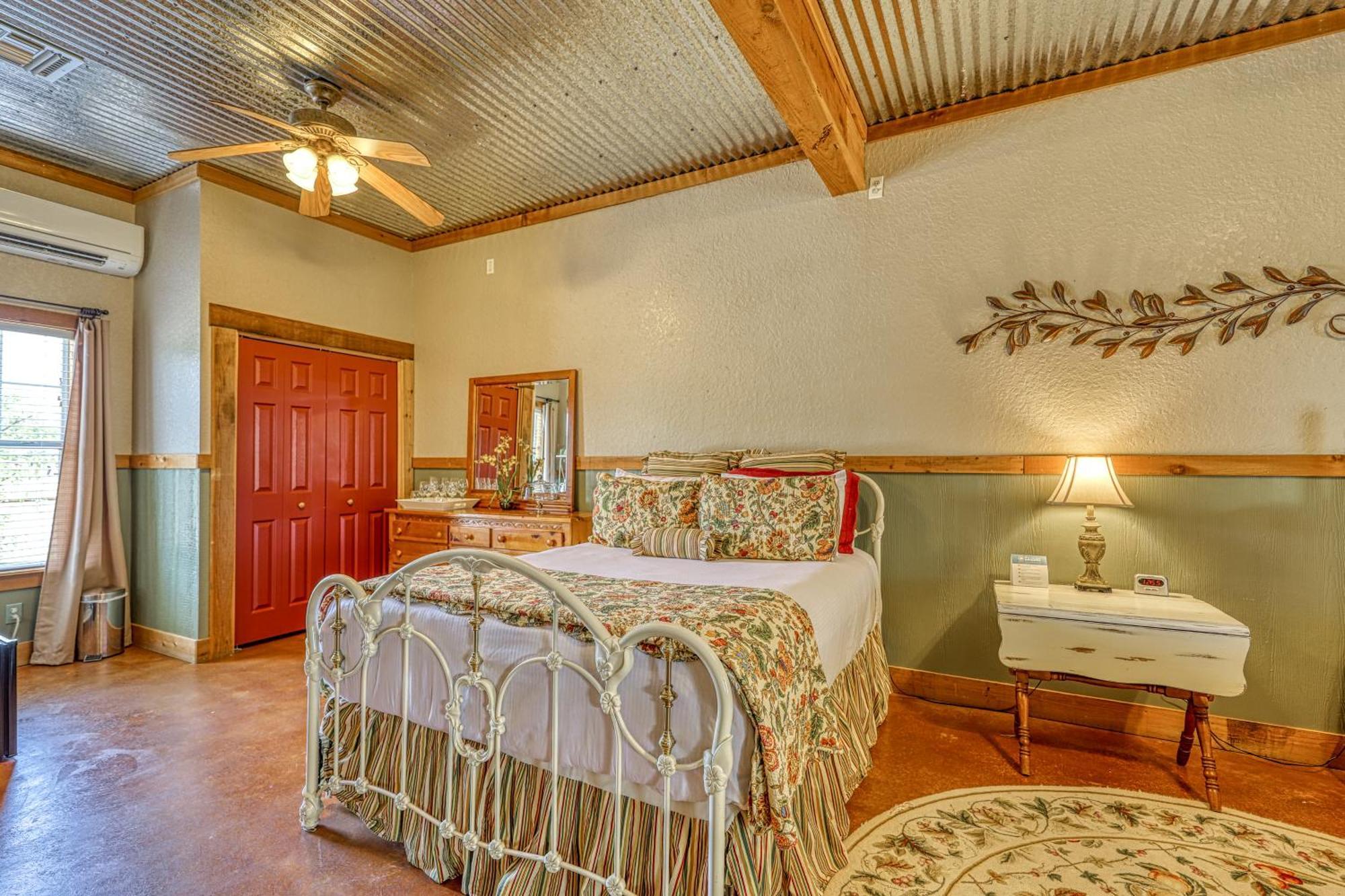 Historic Rocky Hill Apartment Fredericksburg Cameră foto