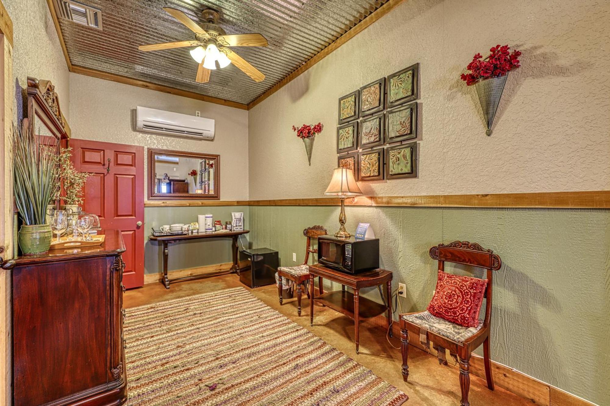 Historic Rocky Hill Apartment Fredericksburg Cameră foto
