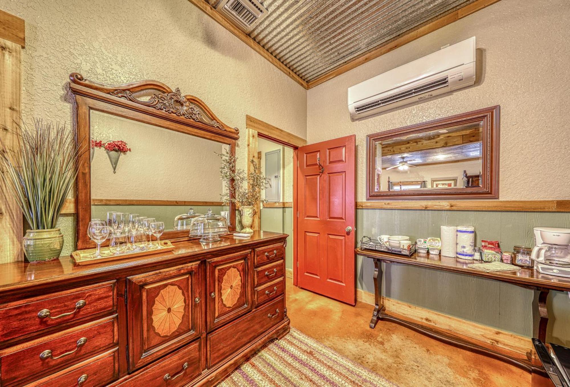 Historic Rocky Hill Apartment Fredericksburg Cameră foto